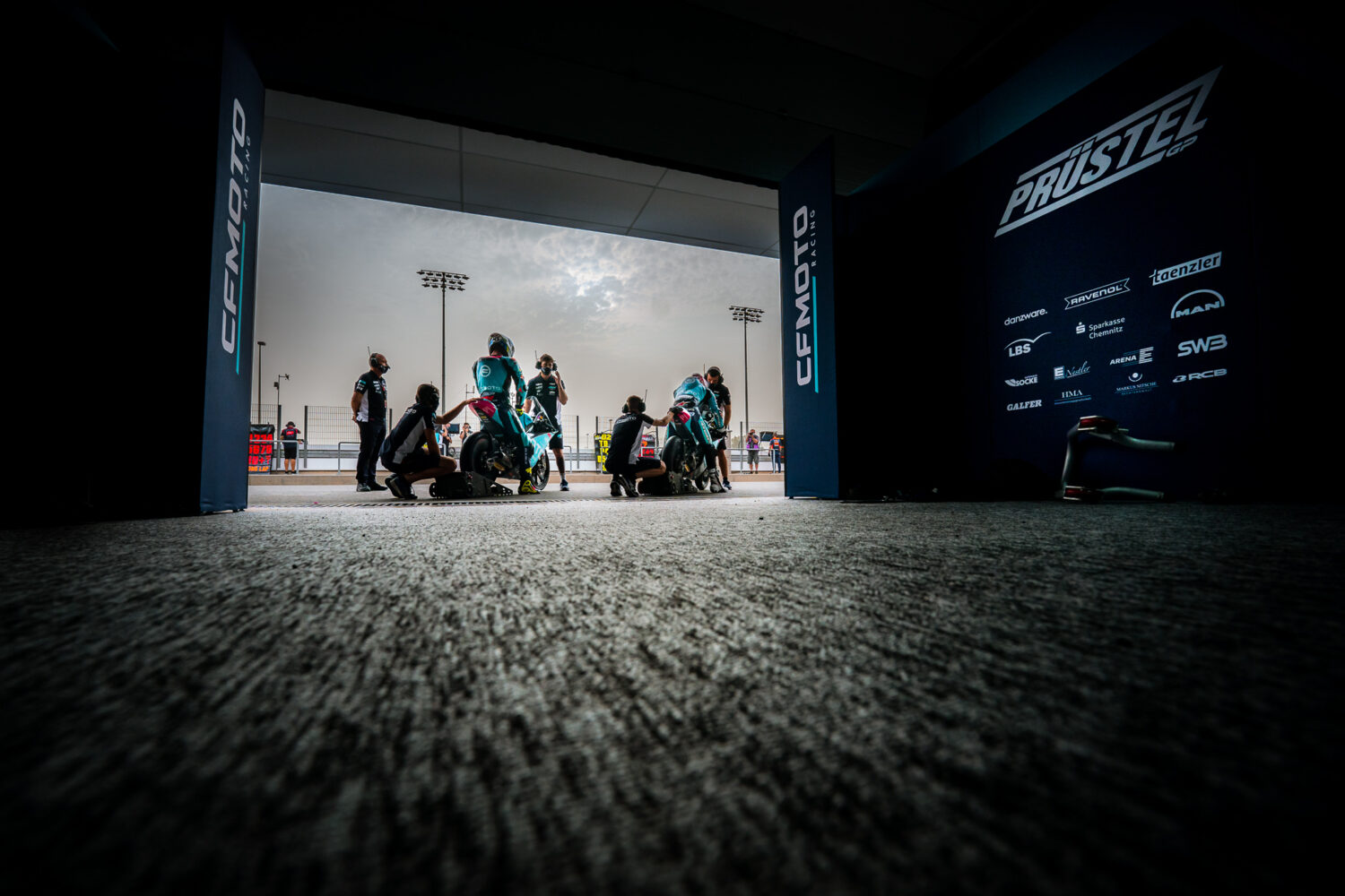 Blick aus Garage Moto3 WM Team